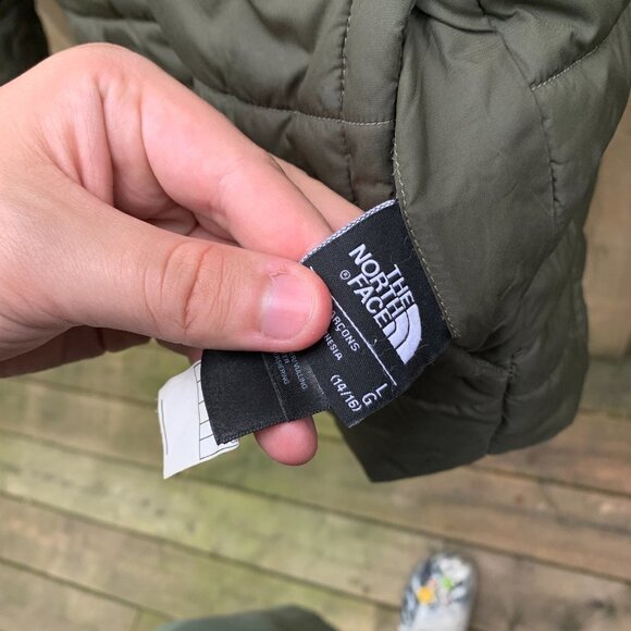 The North Face Reversible Nuptse Jacket Camo Green - Picture 4 of 9